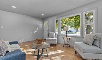 1824 E COLLEGE Ave, Appleton, WI 54915