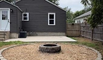 613 E Highland St, Aurora, MO 65605