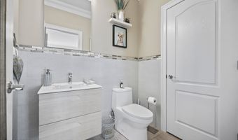 14 White Oak Ln, Aberdeen, NJ 07747