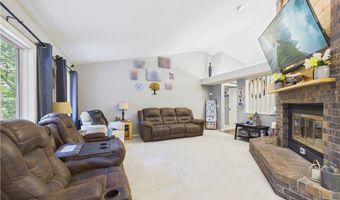 3 Dolphin Ln, Bella Vista, AR 72715