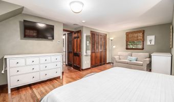 6 Brookdale Ln, Brookfield, CT 06804