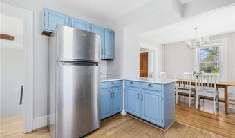 10 Eustis Ave, Newport, RI 02840