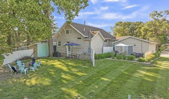 41 Dewey St, Arnolds Park, IA 51331
