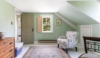 16 US-1, Falmouth, ME 04105