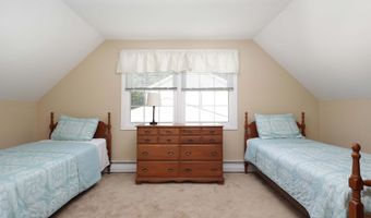 30 Oxford Ln, Aberdeen, NJ 07747