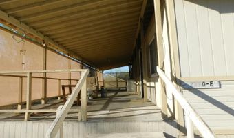 42770 Winema Dr, Bouse, AZ 85325