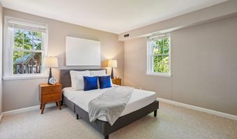 4819 28TH St S B, Arlington, VA 22206