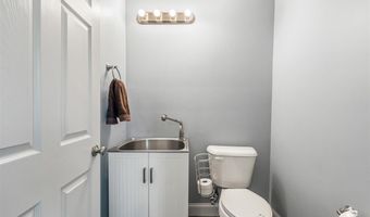 3673 Stewart Farm Rd, Wamego, KS 66547