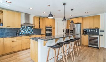 15900 SW BRECCIA Dr, Beaverton, OR 97007