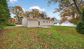 45 Hamden Rd, Cranston, RI 02920