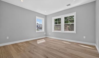 28 Amsden St 28, Arlington, MA 02474