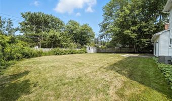 292 Oakbrook Dr, Amherst, NY 14221