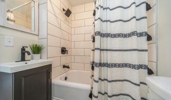 212 Nile Kinnick Dr N, Adel, IA 50003