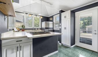 902 Midway Dr, Auburn, IN 46706