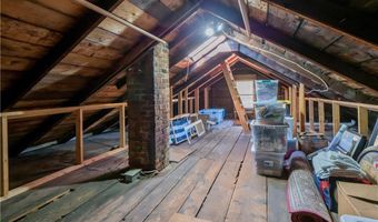 14 Lee Ave, Newport, RI 02840