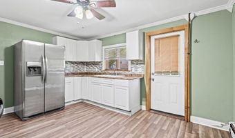 62 Center St, Amsterdam, NY 12010
