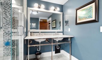 815 Midway Dr, Auburn, IN 46706