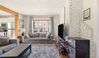 13 Holland St 1, Newport, RI 02840