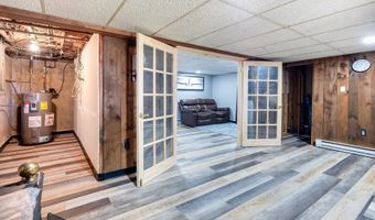 4 Nicholas St, Danbury, CT 06810