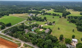 9915 E Plentywood Rd, Bentonville, AR 72712