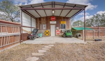 152 Summers Ln, Alice, TX 78332