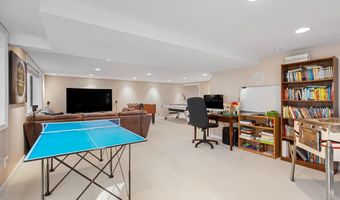 301 22nd St NW, Austin, MN 55912