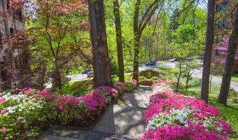 3041 SEDGWICK St NW 201-D, Washington, DC 20008