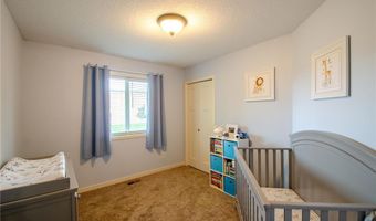 608 School St, Anoka, MN 55303