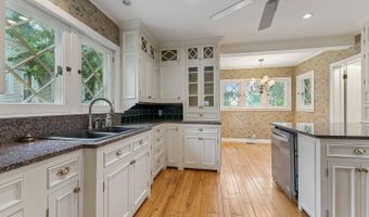 914 Ash St, Baraboo, WI 53913