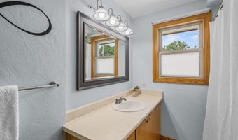 2700 N LILLIAN Ct, Appleton, WI 54911