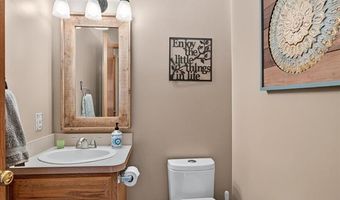 5061 Sandhill Rd, Almont, MI 48003