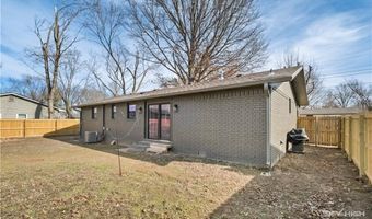 906 Convair St, Bentonville, AR 72712