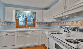 67 Castle Ct, Amherst, NY 14226