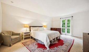 7600 CHARLESTON Dr, Bethesda, MD 20817