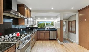 57 River Vue Ave, Warwick, RI 02889