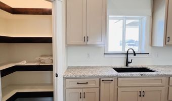 921 Willet St, Aberdeen, SD 57401