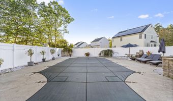 14 Brittany Dr, Bayville, NJ 08721