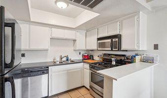 1605 Winona Blvd 102, Los Angeles, CA 90027