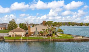 523 Lathrop Ave, Algonac, MI 48001