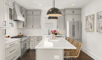 903 N Vail Ave, Arlington Heights, IL 60004