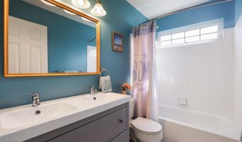 5 Denise Dr, Allentown, NJ 08501