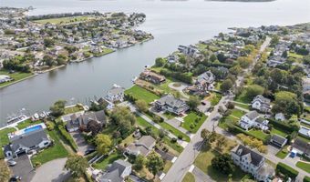 260 Ocean Ave, Amityville, NY 11701