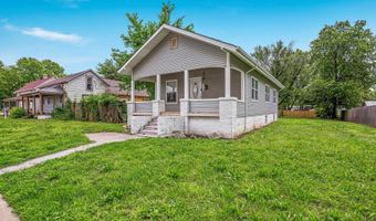 318 W Olive St, Aurora, MO 65605