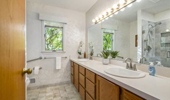 572 Trego Cir, Ann Arbor, MI 48103