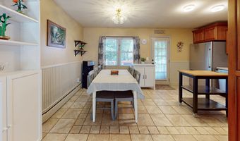 24 Hillside Cir, Brookfield, CT 06804