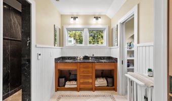 204 HOLLYWOOD St, Bethany Beach, DE 19930