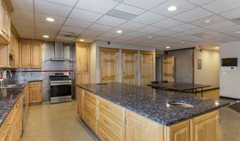 27 W530 High Lake Ave, Winfield, IL 60190