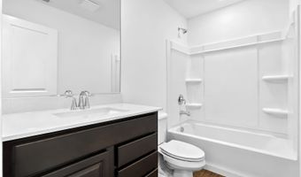 1246 Glenmont St, Algonquin, IL 60102