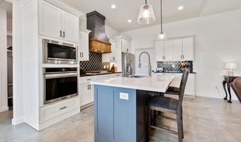 1813 Avilla Vincintage, Alexander, AR 72002