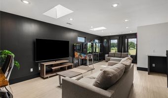1011 NW Vaughn Rd, Bentonville, AR 72713